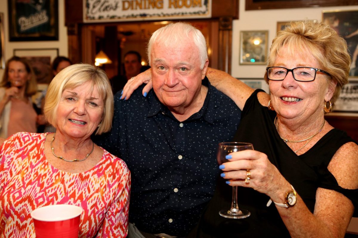 3gueststoastingtonysplace